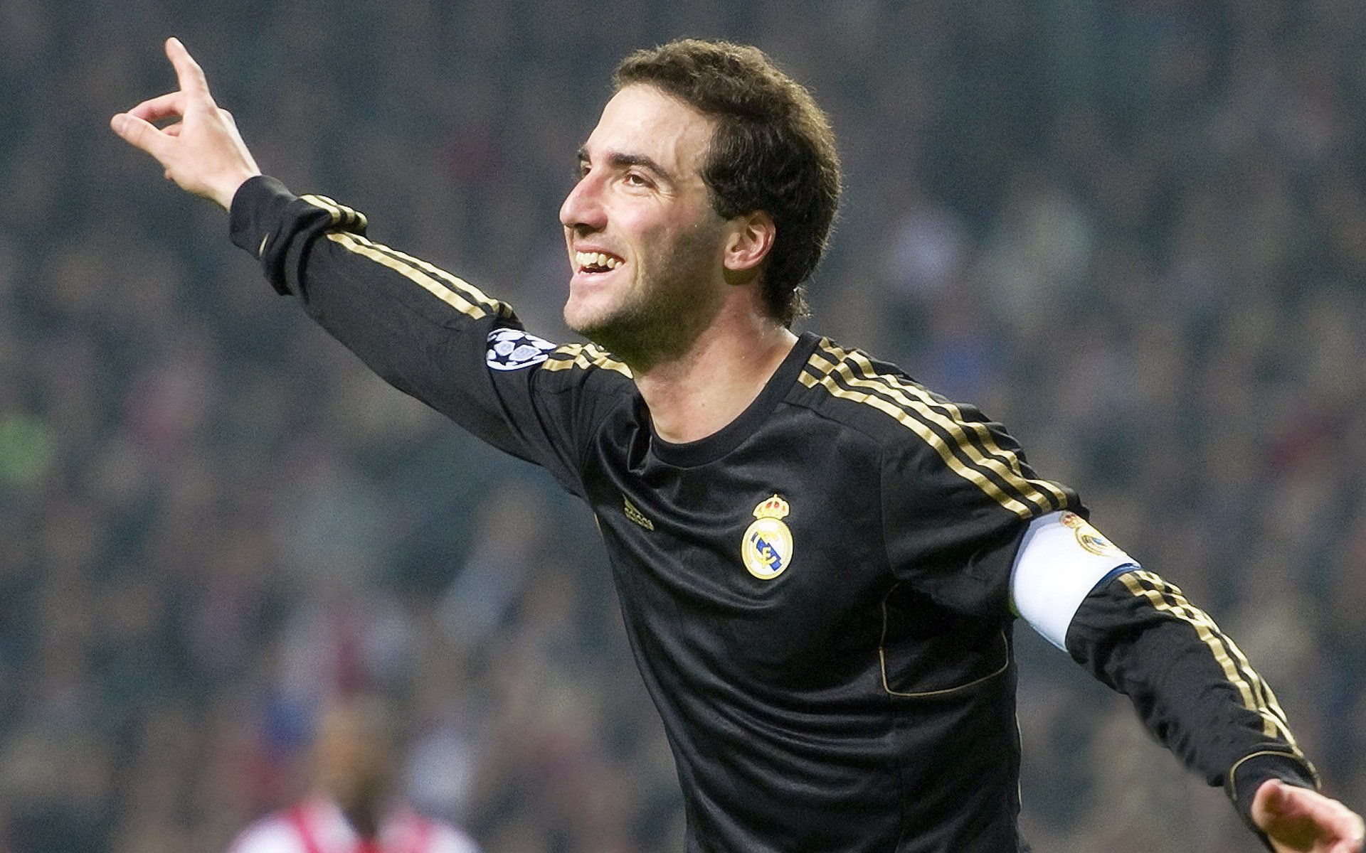 特奥闪耀绝杀时刻，多特蒙德末节风暴击溃阿尔及利亚